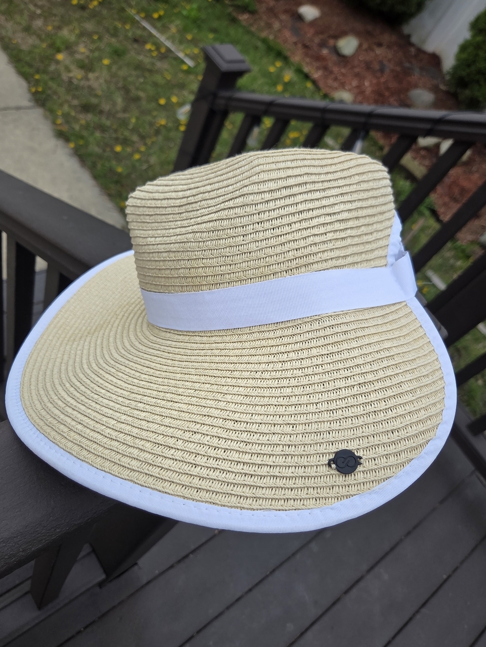 CALIA by Carrie Underwood Beige Straw Sun Visor Hat with White Trim